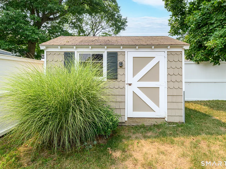 39 Kenilworth Dr W — Photo 22