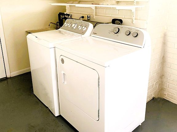 laundry room area _08292025