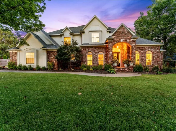3689 Thornbury Dr, Springdale, AR 72764