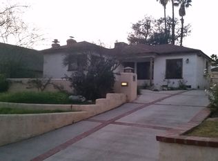 1075 E Grinnell Dr, Burbank, CA 91501