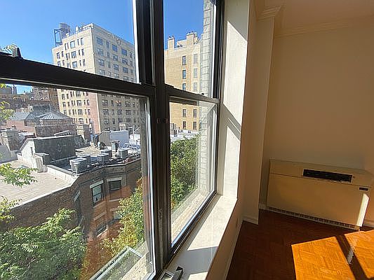 2nd image of 304 W 92nd St APT 7D