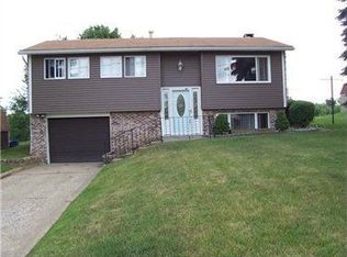 120 Coventry Dr, Monaca, PA 15061