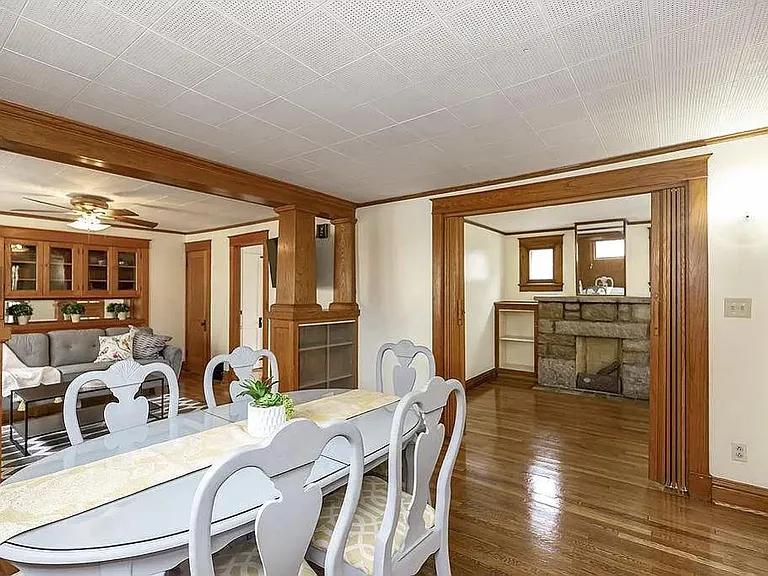 3344 Wyandotte St — Photo 4