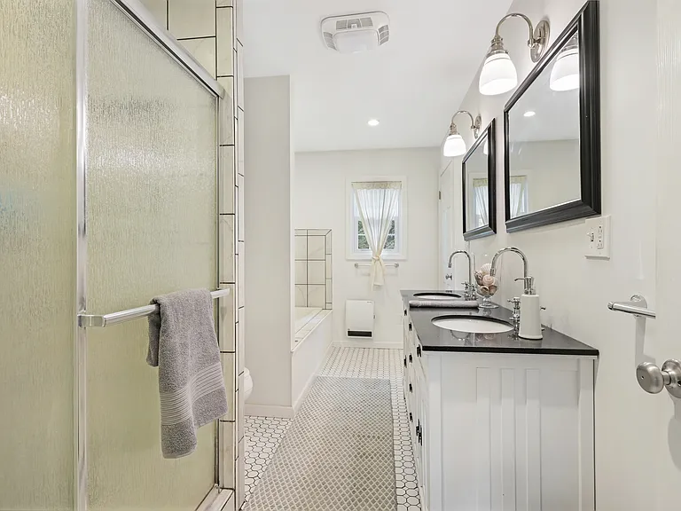 16 Payne Ave — Photo 8