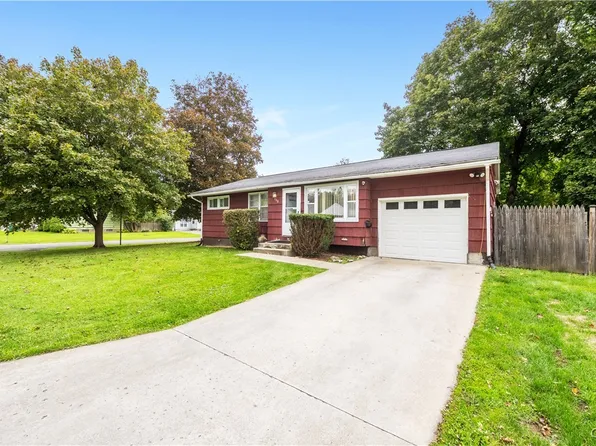 308 Lindbergh Rd, Syracuse, NY 13205