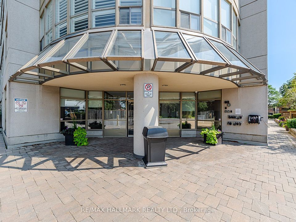 1st image of 712 Rossland Rd E #1005