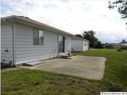 4th image of 223 Harrington Dr N