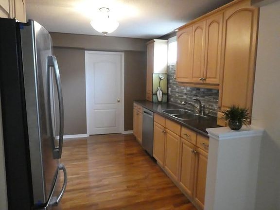 5th image of 144 Pringle Dr