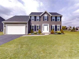 25 Windham Ct, Grand Island, NY 14072