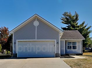 1052 NE Queens Ct, Lees Summit, MO 64064
