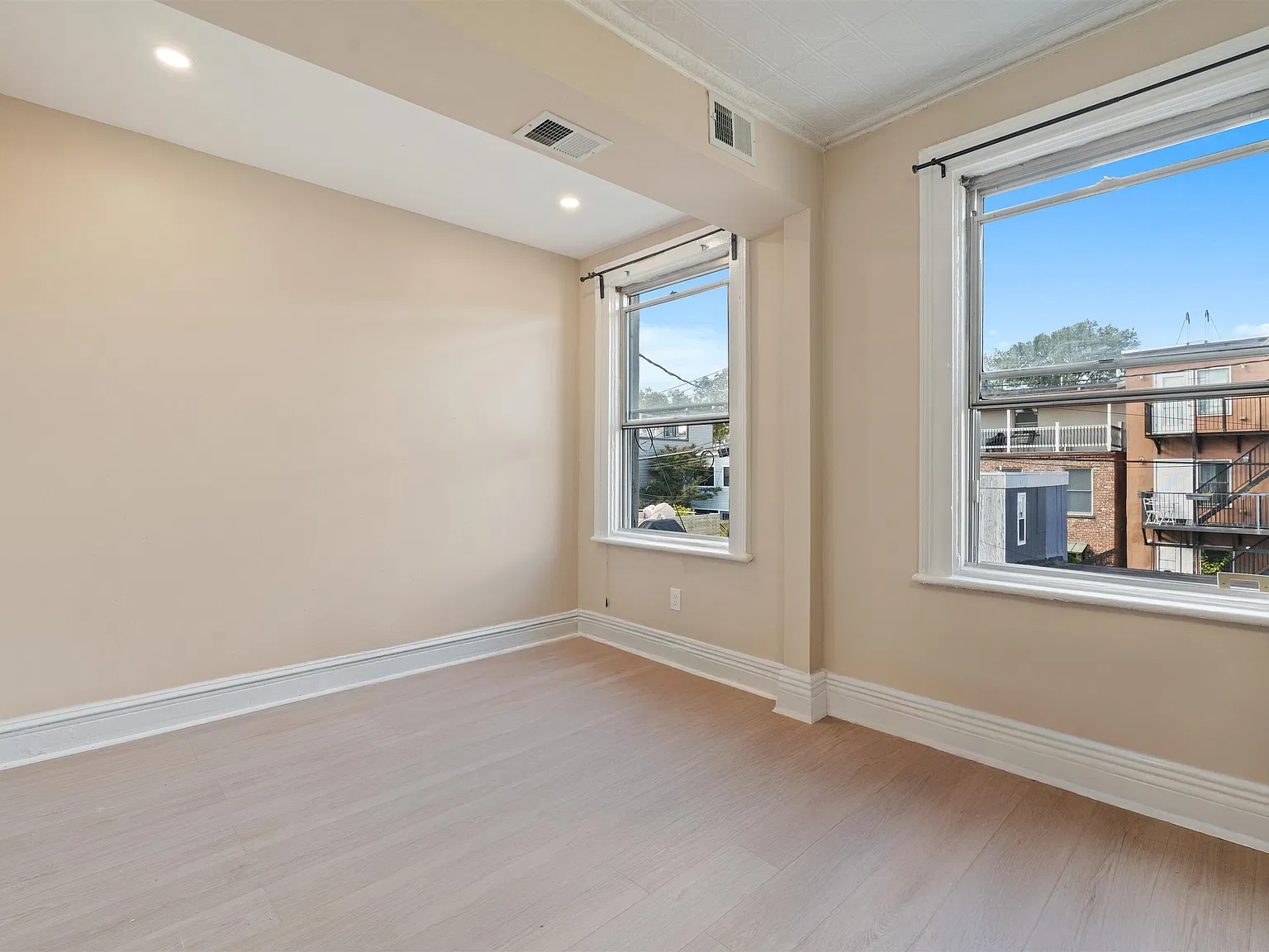1 bed, 1.0 bath, 600 sqft, $2,500 — Photo 4