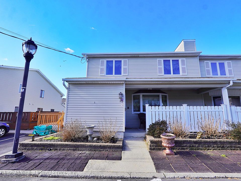 1st image of 20 Leo St