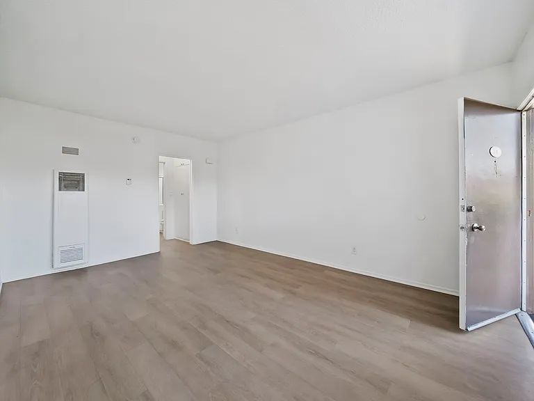 1235 Boynton St — Photo 4
