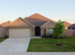 504 W Laurel Ave, Rogers, AR 72758