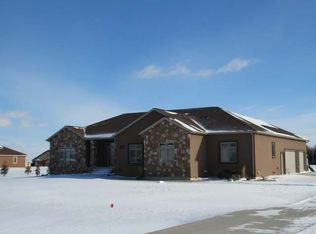 1423 Pin Oak Loop, Bismarck, ND 58501