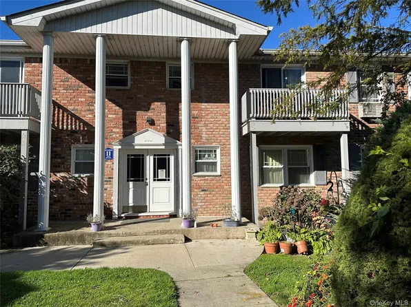 150 Fairharbor Drive #150, Patchogue, NY 11772