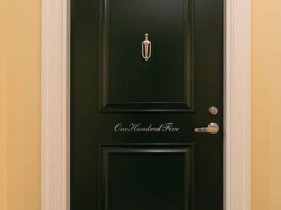 3rd image of 210 10th St NE APT 105