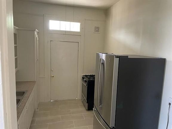 3rd image of 2622 Lapeyrouse St #2