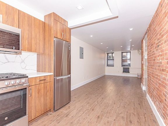 3rd image of 252 Madison St #Gn