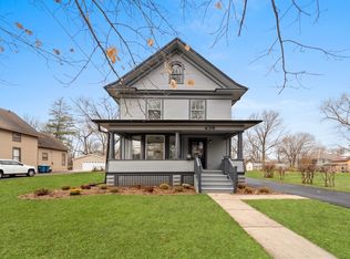 436 Blackhawk Ave, Aurora, IL 60506