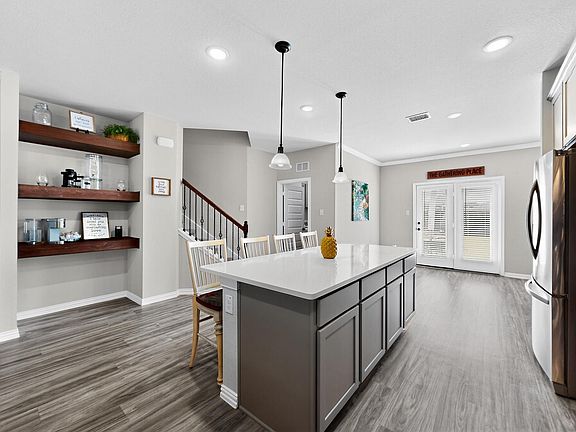 4th image of 3111 Aqueduct Ave