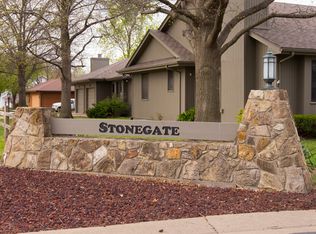 5502 SW Stonegate Ct, Topeka, KS 66606