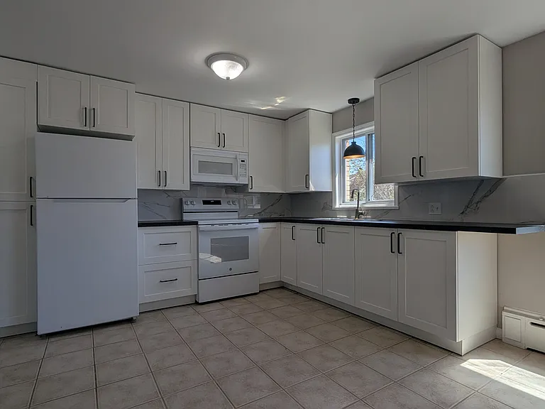 85 Saint Johns Pl #3 — Photo 14