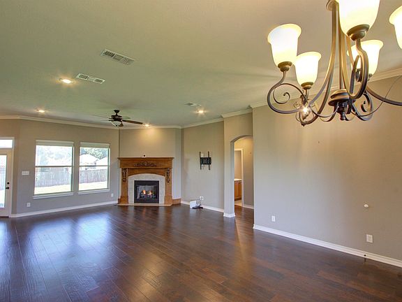 3rd image of 4315 Magee Dr