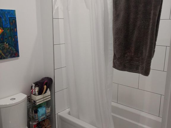2nd image of 1132 N Front St APT 4C