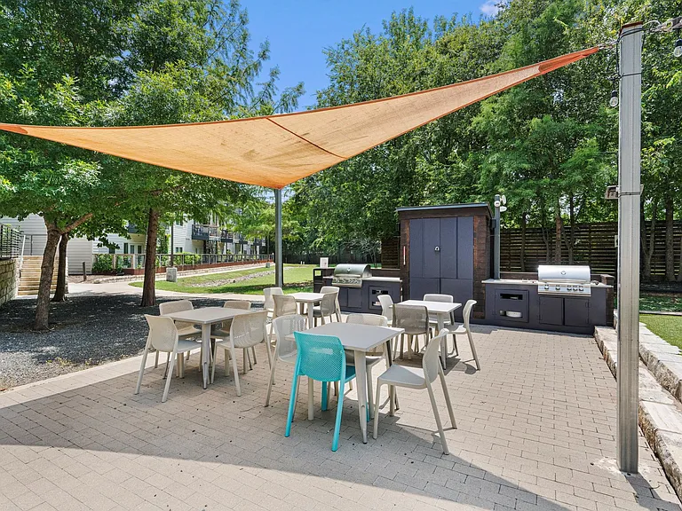 2501 Thornton Rd — Photo 24
