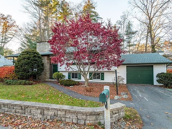 3rd image of 25 Glen Dr