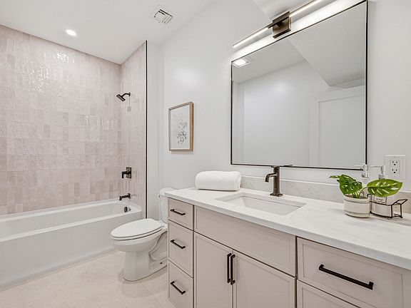 5th image of 374 Athens St #3