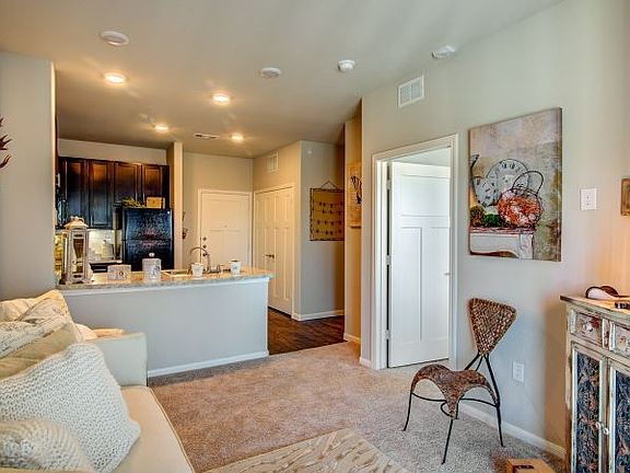 09-Austin-Waters-at-Tech-Ridge-13301-Center-Lake-Dr.-Austin-