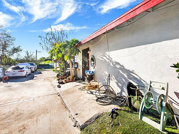 3rd image of 691 Lincoln Ave