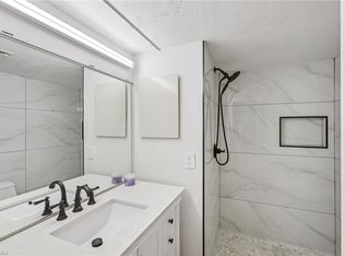 499 Forest Lakes BLVD #305, NAPLES, FL 34105
