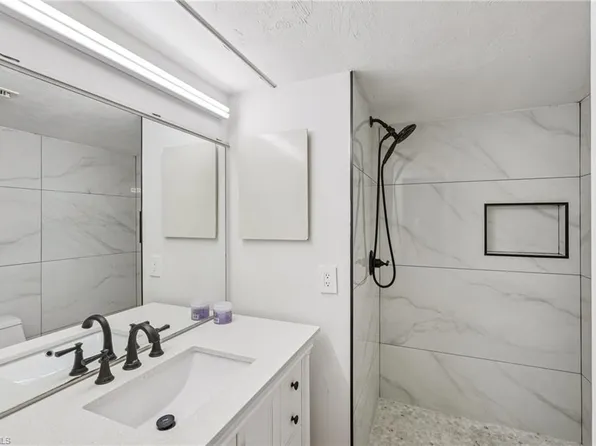 499 Forest Lakes BLVD #305, NAPLES, FL 34105