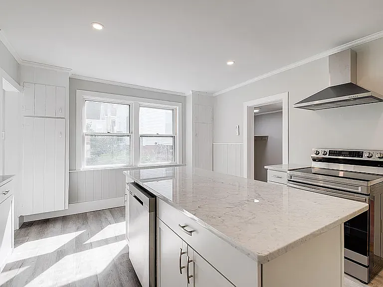 99 Oak St