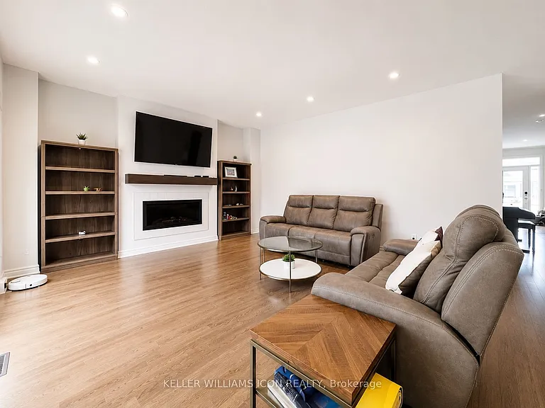 916 Ralph Hennessy Ave — Photo 7