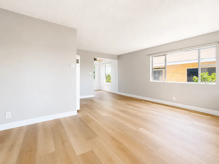533 W. 75th Street Los Angeles, CA 90044 — Photo 19