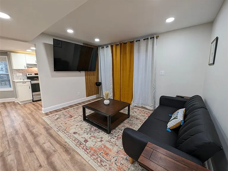 1303 Colony Dr #C — Photo 15