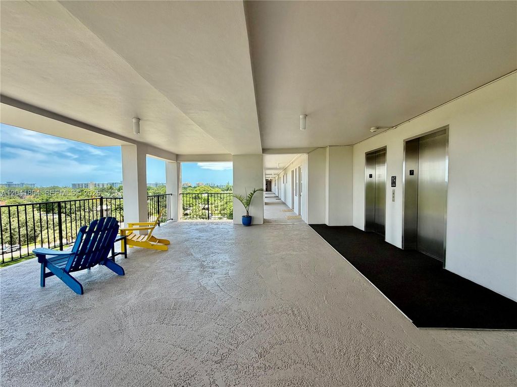 3200 N Palm Aire Dr APT 710, photo 4