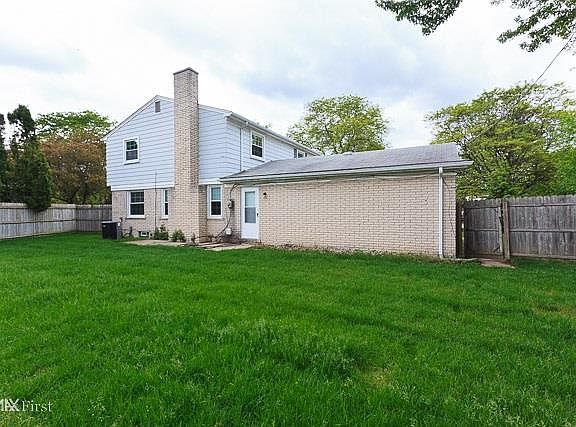 4th image of 31926 Cambridge Dr