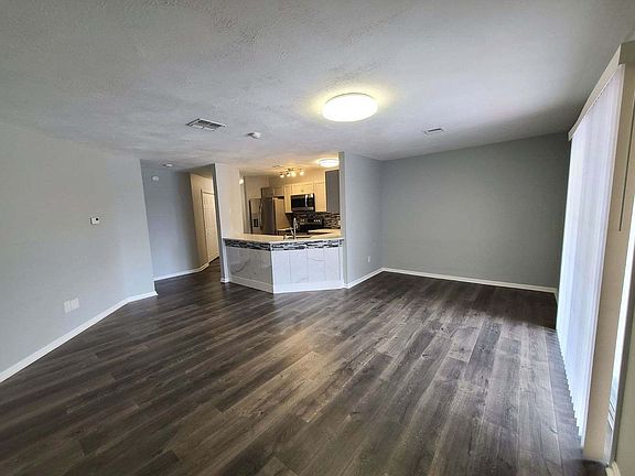 4th image of 28-13 James St