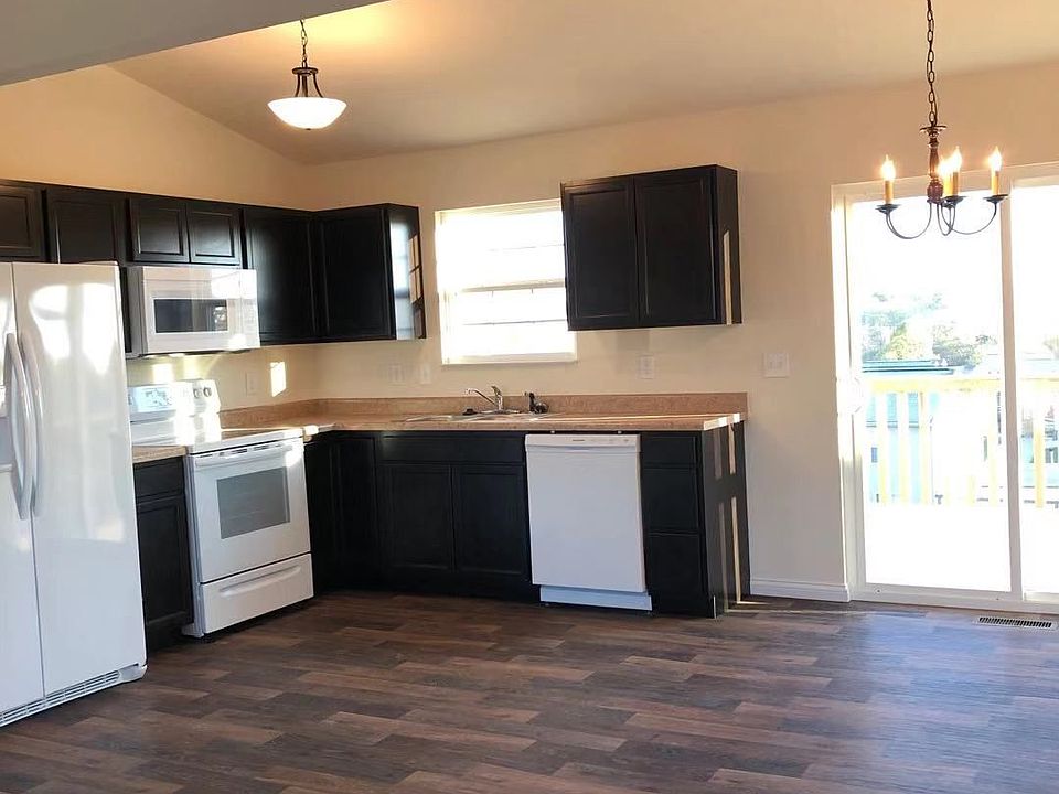1st image of 516 Summer Pointe Dr
