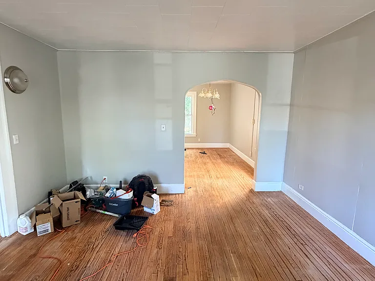 202 Hallock Ave — Photo 2