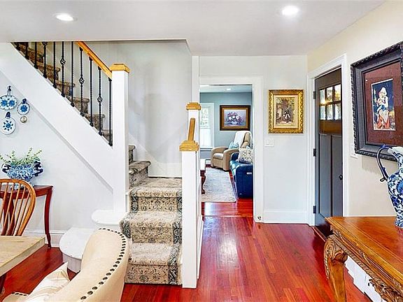 3rd image of 24 Church St