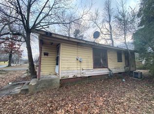 2104 S Main St, Pine Bluff, AR 71601