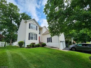 19 Huntley Way, Bridgewater, NJ 08807