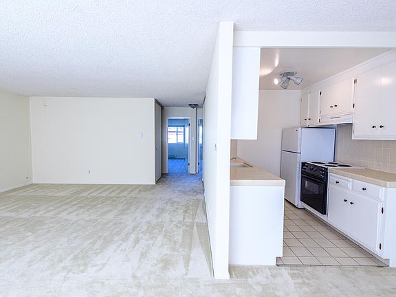 5th image of 145 Carmel St #12