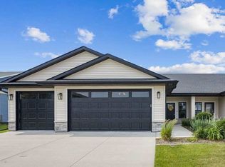 2205 Oak Terrace Ave, North Liberty, IA 52317